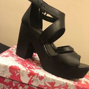 Chinese Laundry Sandals